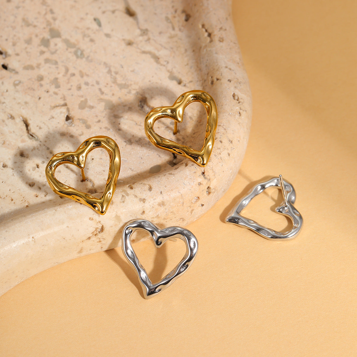Simple Titanium Steel Hollow Out Cutout Heart Shaped Earrings Gold Plating Stud Earrings All Match Delicate Ear Jewelry