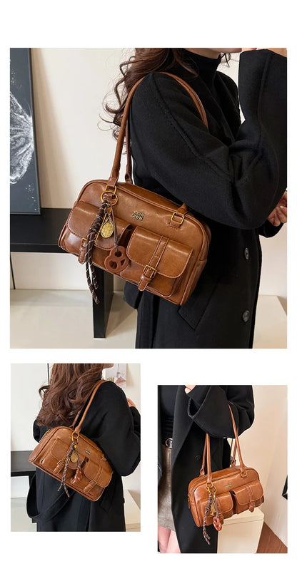 Women's Retro Solid Color Pu Leather Shoulder Bag with Multiple Pockets Large Capacity Comes with A Detachable Accessory Charm
