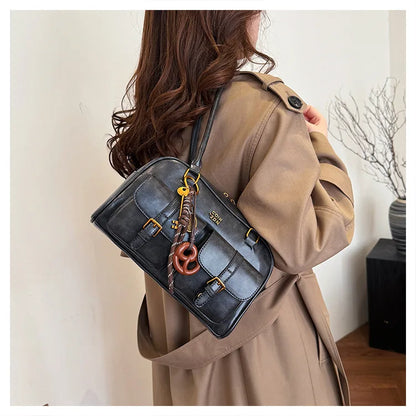 Women's Retro Solid Color Pu Leather Shoulder Bag with Multiple Pockets Large Capacity Comes with A Detachable Accessory Charm
