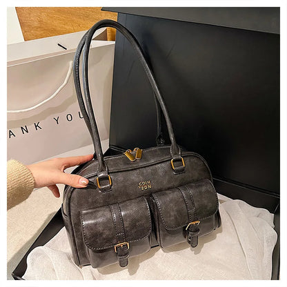Women's Retro Solid Color Pu Leather Shoulder Bag with Multiple Pockets Large Capacity Comes with A Detachable Accessory Charm