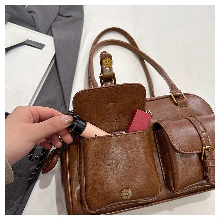 Women's Retro Solid Color Pu Leather Shoulder Bag with Multiple Pockets Large Capacity Comes with A Detachable Accessory Charm