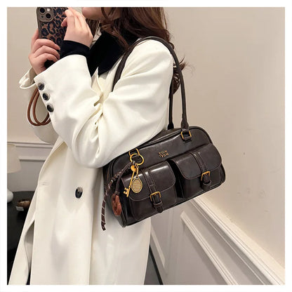 Women's Retro Solid Color Pu Leather Shoulder Bag with Multiple Pockets Large Capacity Comes with A Detachable Accessory Charm